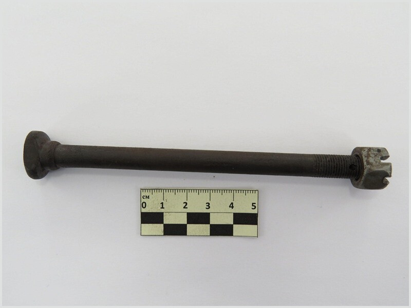 Болт регулировочный с гайкой корзины сцепления Д-144 (Т-40)
